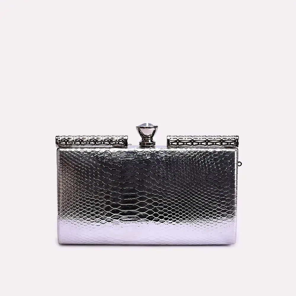 beth_silver_clutch_0315676_2.webp