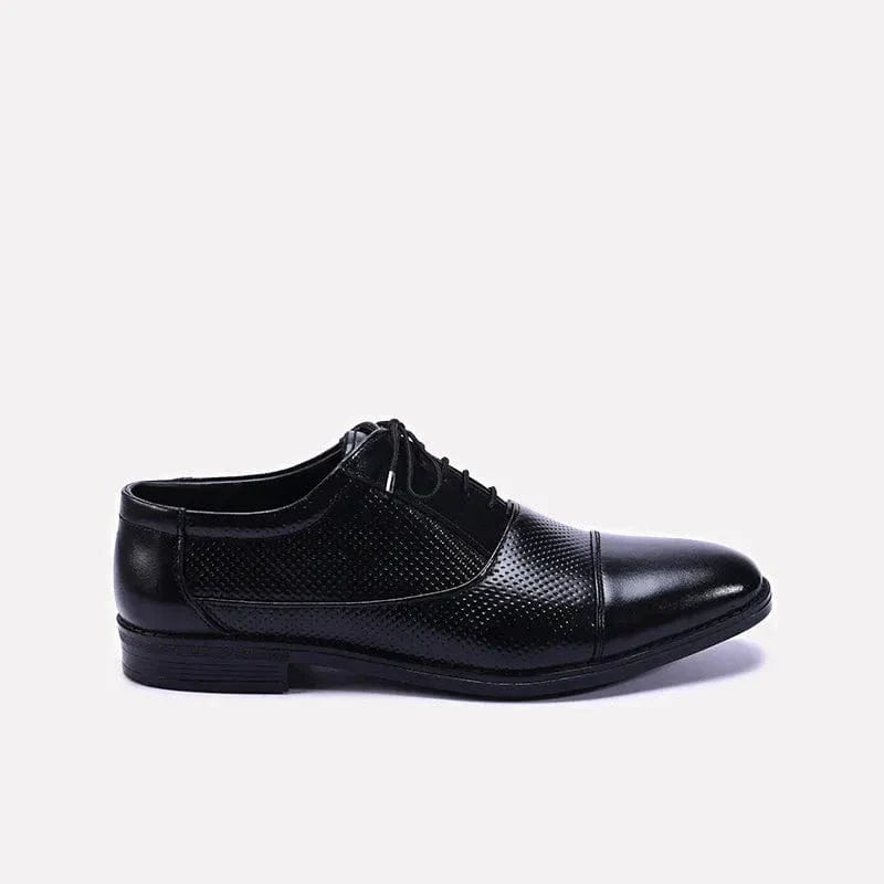 black_cap_toe_oxford_shoes_0110182_2_a0561c41-f6f5-447c-b8f6-0b527854d87c.webp