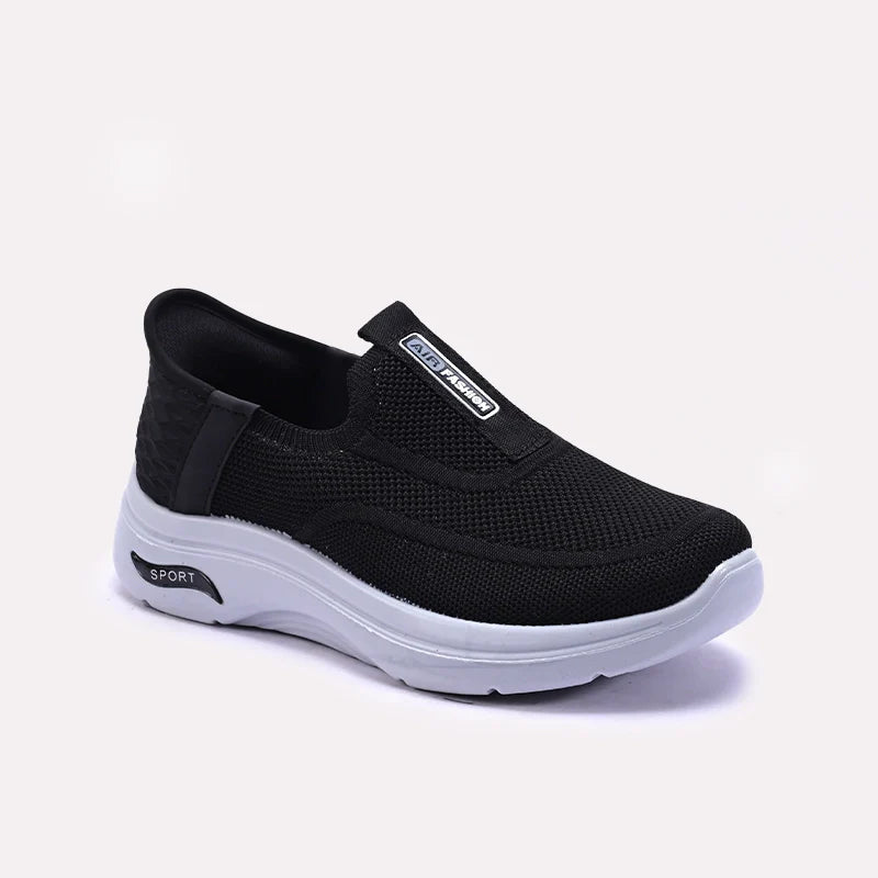 black_comfy_sneakers_0440851_1.webp