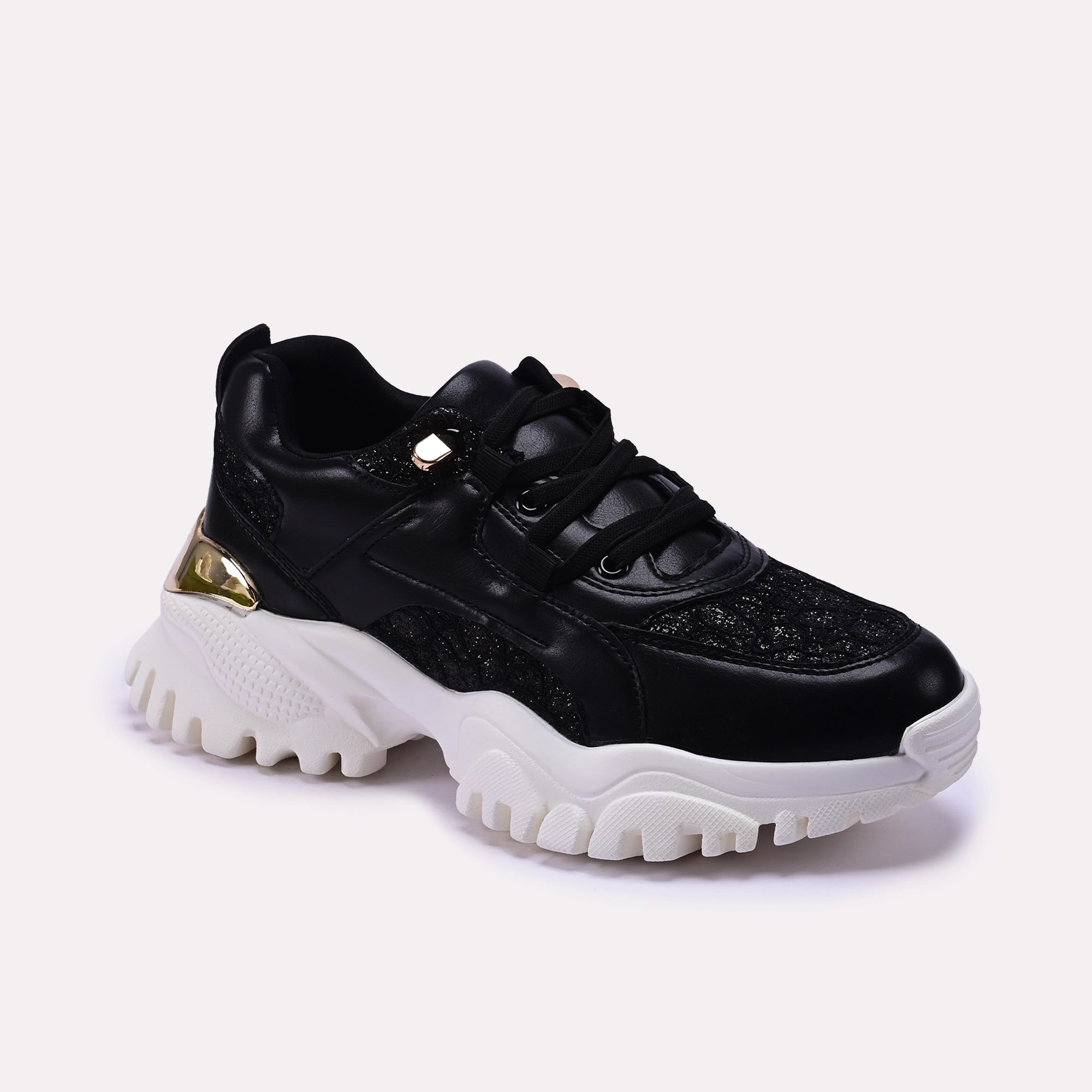 black-shoes-sneakers-0440628