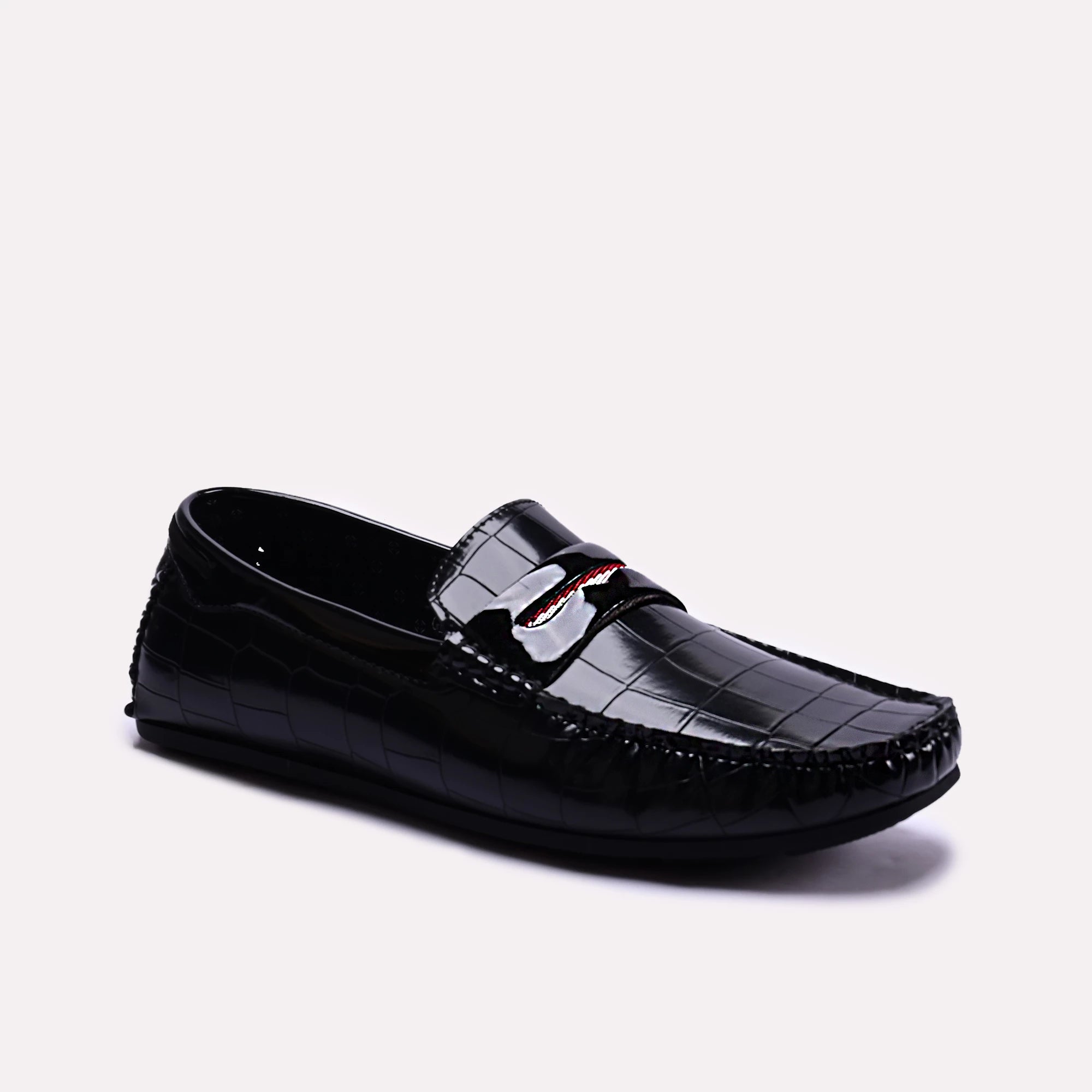 byers_black_glossy_loafers_0130783_1.webp