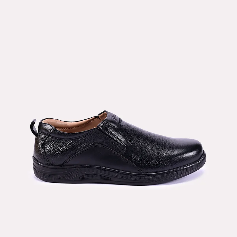 cooper_black_casual_shoes_0160451_2_039f3819-19dc-4c8e-b287-dfd1e0a6c39d.webp