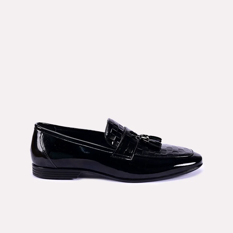 graham_black_tassel_loafers_0130853_2_67f1c01b-29ab-485e-b5e3-c73569ca2f2c.webp