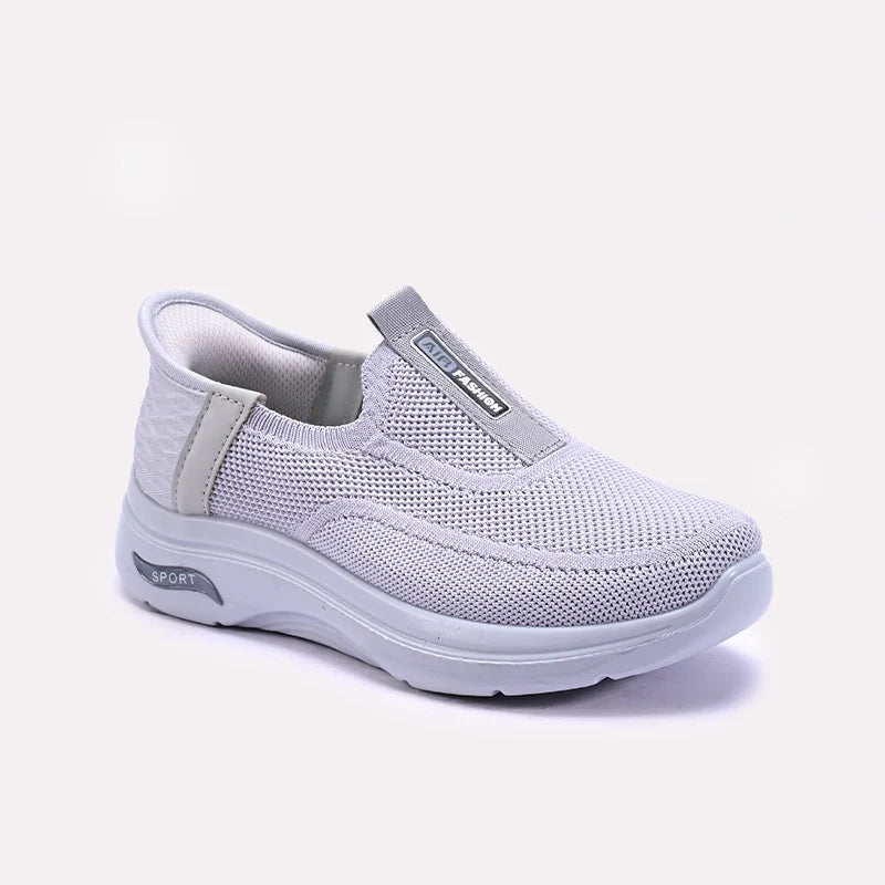 gray_comfy_sneakers_0440851_1.webp