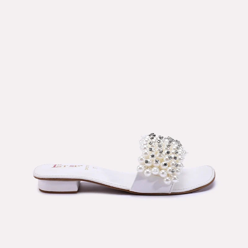 pinnacle_white_fancy_slippers_0412756_2.webp