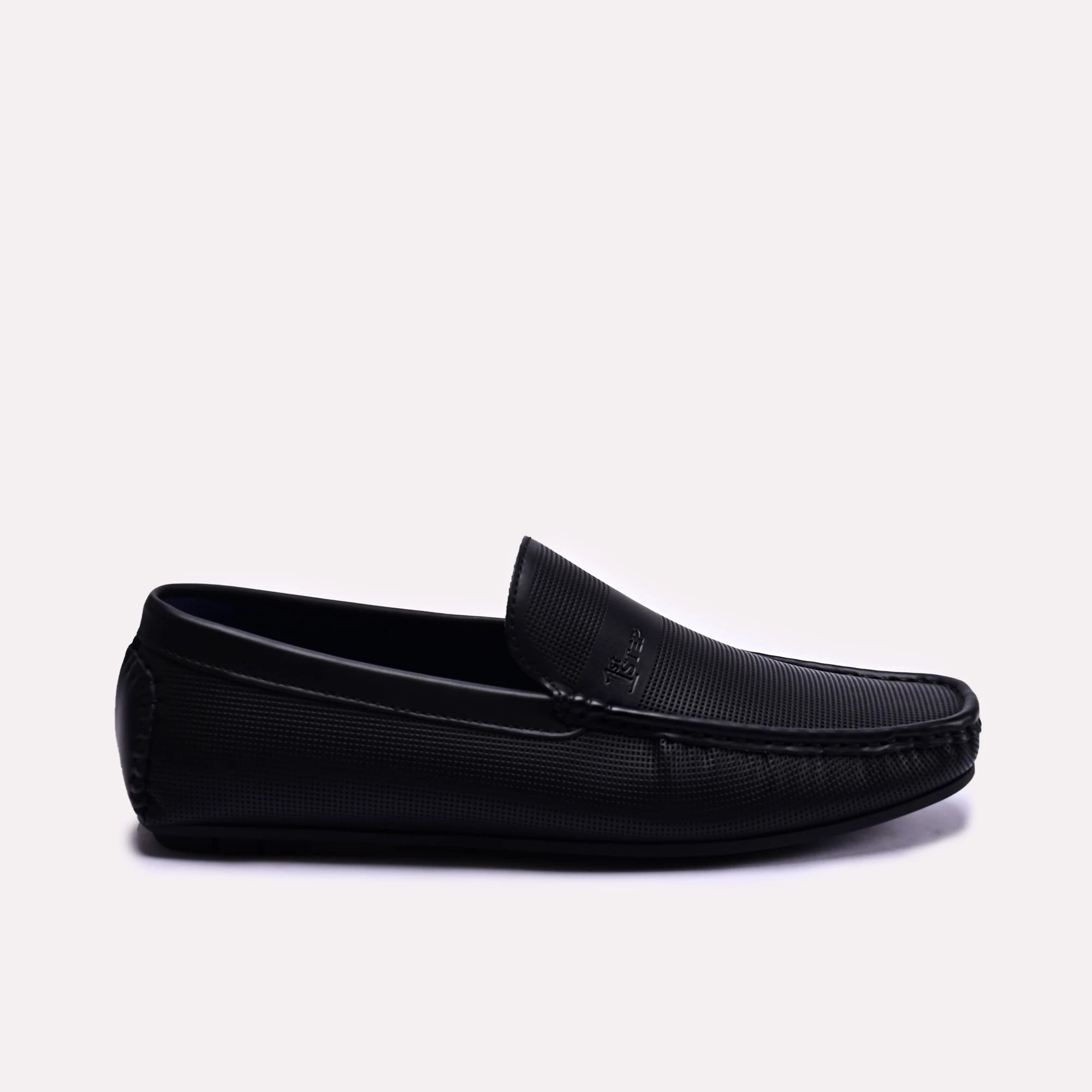 smith_black_loafers_0130780_2.webp