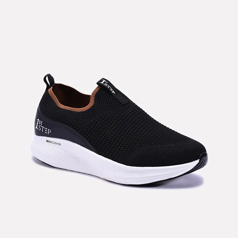 surge_black_slip_on_sneakers_0120504_1.webp