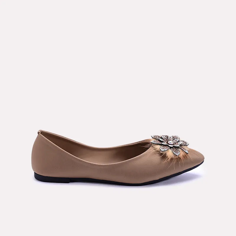 versa womens fawn fancy pumps