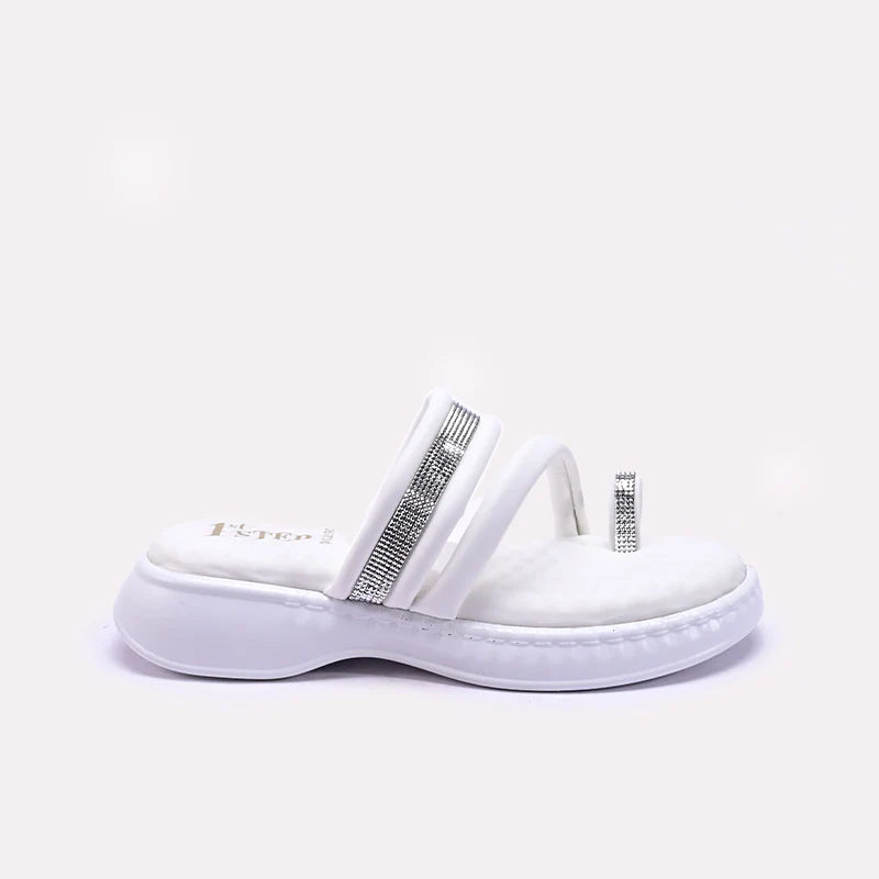 white_chunky_casual_slippers_0412890_2.webp