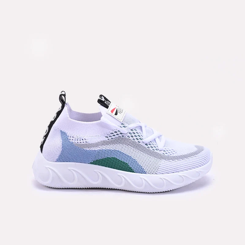 white_sneakers_shoes_0440845_2.webp